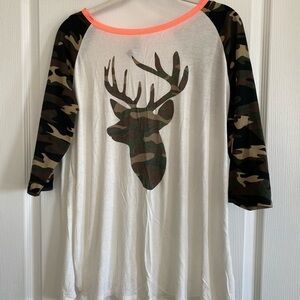 Lovely Souls‎ camo deer baseball tee size 2X Boutique